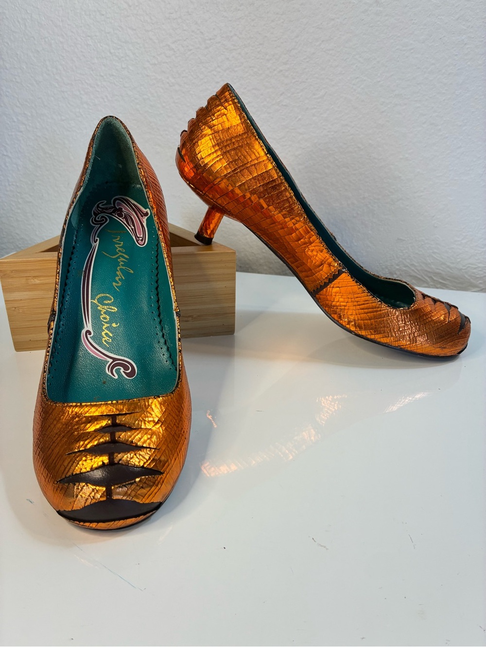 VTG Irregular Choice 41 EU 10 Metallic Copper Orange Rounded Tow Kitten Heels